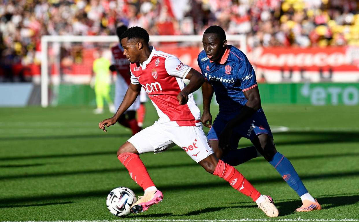 22岁巴萨旧将法蒂在法甲赛场绽放光芒，双响炮助摩纳哥2场不败